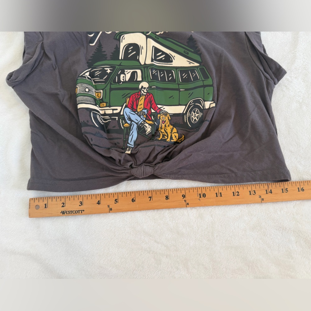 Micas Size Small “Good Times” Gray, Cropped Graphic T-shirt.  Fixed knot front - Picture 5 of 8